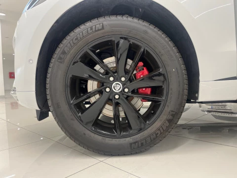 Jaguar F-Pace 2.0D I4 204PS AWD Auto MHEV R-Dynamic SE