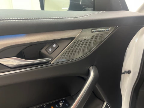 Jaguar F-Pace 2.0D I4 204PS AWD Auto MHEV R-Dynamic SE