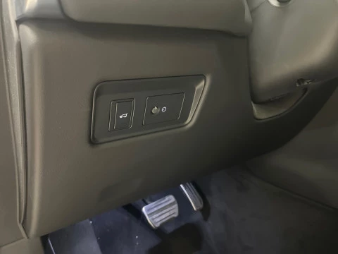 Jaguar F-Pace 2.0D I4 204PS AWD Auto MHEV R-Dynamic SE