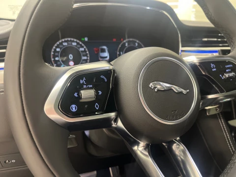 Jaguar F-Pace 2.0D I4 204PS AWD Auto MHEV R-Dynamic SE