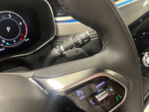 Jaguar F-Pace 2.0D I4 204PS AWD Auto MHEV R-Dynamic SE