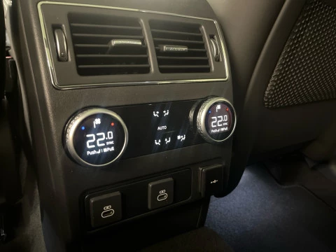 Jaguar F-Pace 2.0D I4 204PS AWD Auto MHEV R-Dynamic SE