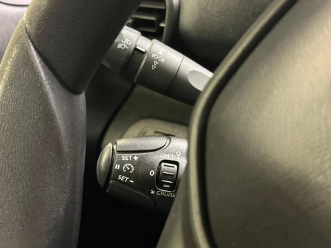 Peugeot Partner Pro Standard 600kg BlueHDi 73kW