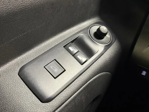 Peugeot Partner Pro Standard 600kg BlueHDi 73kW