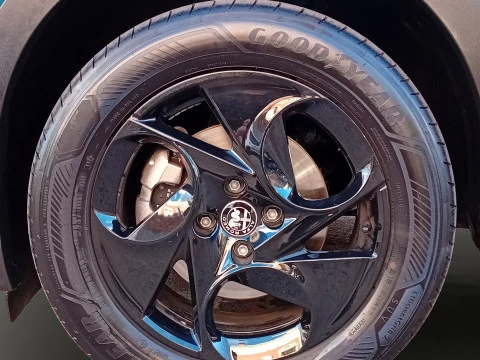 Alfa Romeo Junior Ibrida 100kW (136CV)