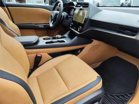 Lexus RZ 300e PREMIUM DESING 4WD