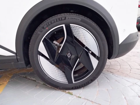 Renault Scenic E-Tech Iconic 160 kW (220CV) gran autonomía