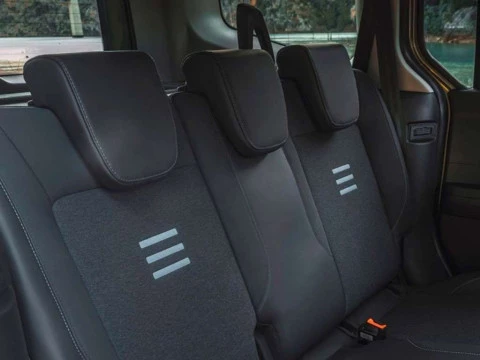 Ford Tourneo Courier BEV 43,5kWh 100kW (136CV) Trend Auto