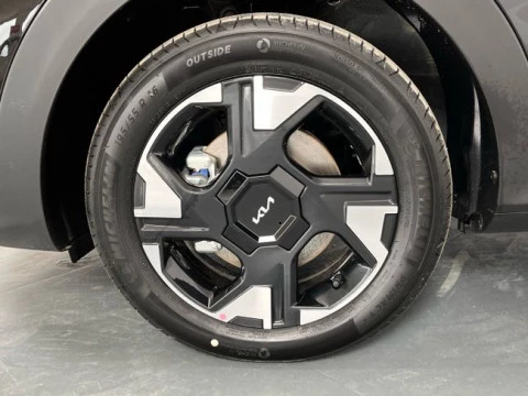 Kia Stonic 1.0 T-GDi 85kW (115CV) MHEV Concept