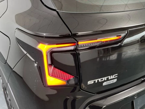 Kia Stonic 1.0 T-GDi 85kW (115CV) MHEV Concept
