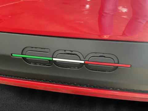 Fiat 600 600e RED 54kwh 115kw (156cv)