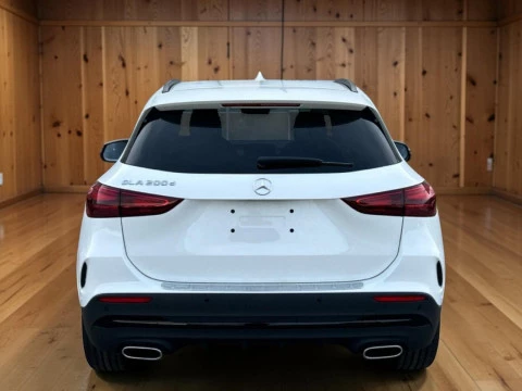 Mercedes-Benz GLA  200 D