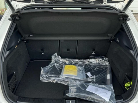 Mercedes-Benz GLA  200 D