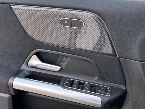 Mercedes-Benz GLA  200 D