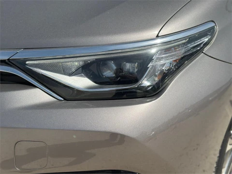 Toyota Auris hybrid 140H Feel!