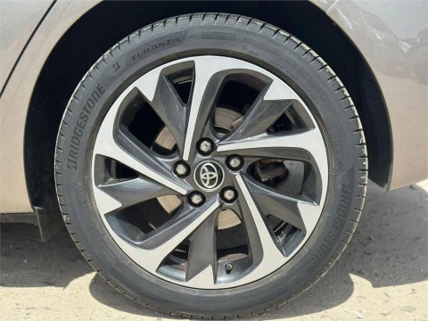 Toyota Auris hybrid 140H Feel!