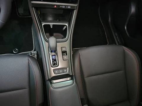 Lexus LBX 1.5 136cv HEV Elegant+ Black