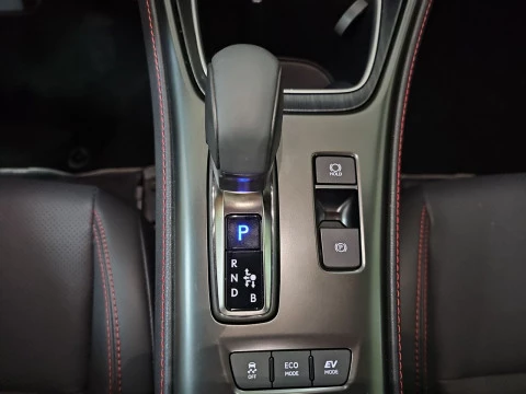 Lexus LBX 1.5 136cv HEV Elegant+ Black