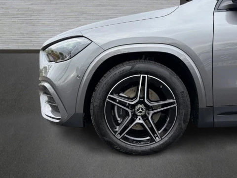 Mercedes-Benz GLA  200 d