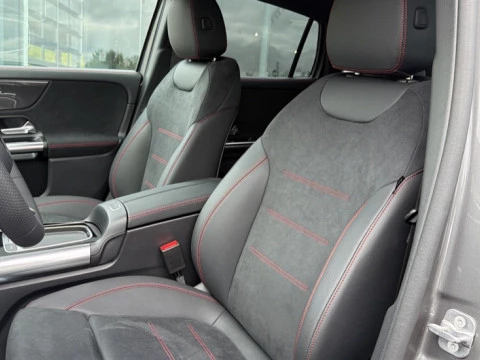 Mercedes-Benz GLA  200 d