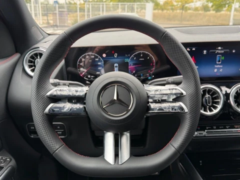 Mercedes-Benz GLA  200 d