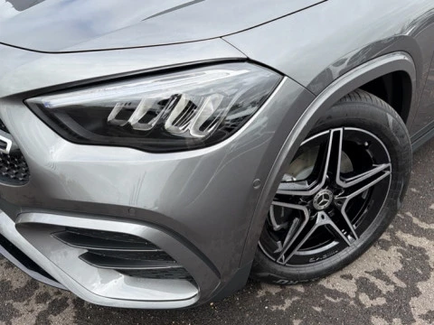 Mercedes-Benz GLA  200 d