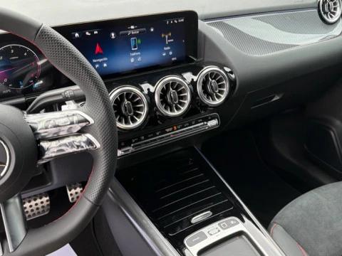 Mercedes-Benz GLA  200 d