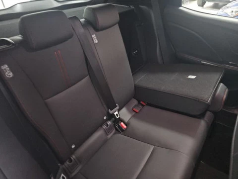 Lexus LBX 1.5 136cv HEV Elegant+ Black