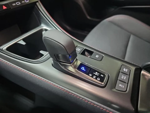 Lexus LBX 1.5 136cv HEV Elegant+ Black