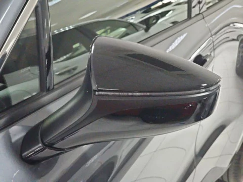 Lexus LBX 1.5 136cv HEV Elegant+ Black