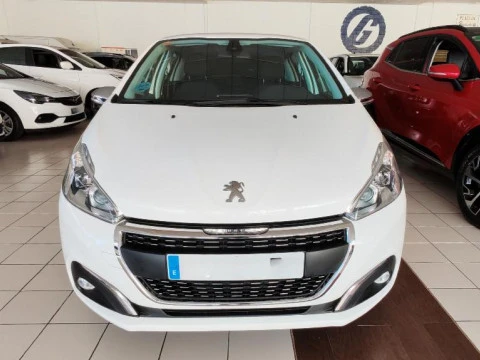 Peugeot 208 1.2L PURETECH 81KW SIGNATURE 5P