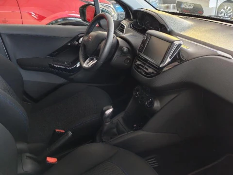 Peugeot 208 1.2L PURETECH 81KW SIGNATURE 5P