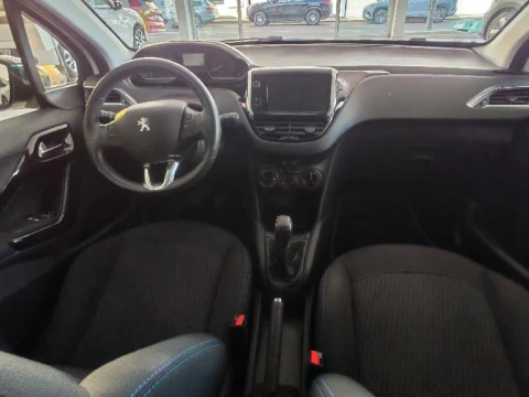 Peugeot 208 1.2L PURETECH 81KW SIGNATURE 5P