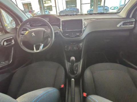 Peugeot 208 1.2L PURETECH 81KW SIGNATURE 5P