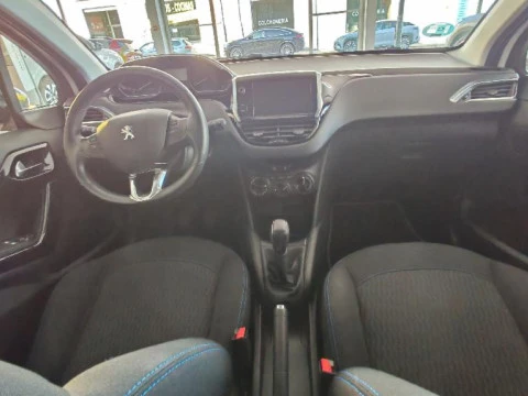 Peugeot 208 1.2L PURETECH 81KW SIGNATURE 5P