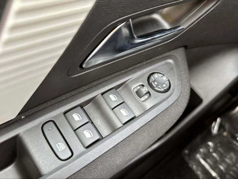 Citroën C4 Hybrid 145 Business Edition e-DCS6 107 kW (145 CV)