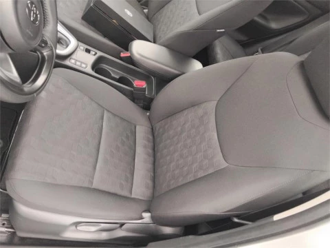 Toyota Yaris ACTIVE PLUS