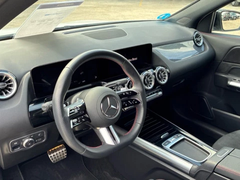 Mercedes-Benz GLA  250 e