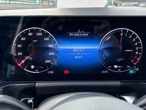 Mercedes-Benz GLA  250 e