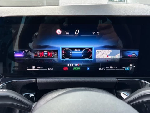 Mercedes-Benz GLA  250 e