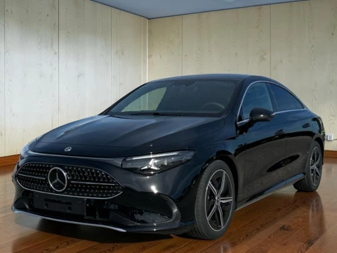 Mercedes-Benz CLA  180 con tecnologia hibrida