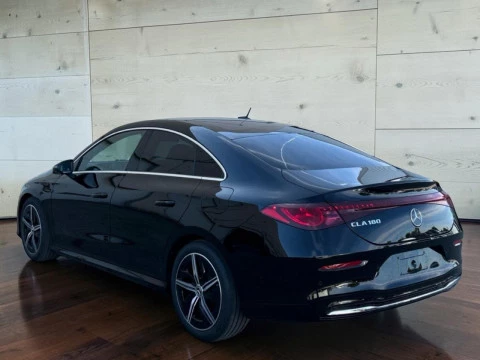 Mercedes-Benz CLA  180 con tecnologia hibrida
