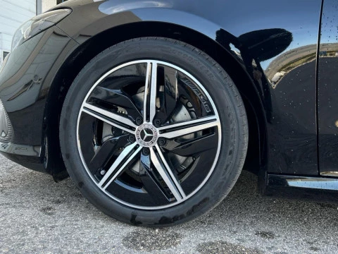 Mercedes-Benz CLA  180 con tecnologia hibrida