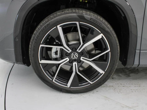 Volkswagen Tayron R-LINE 1.5 ETSI 110 KW (150 CV) AUTOMáTICO DSG 7 VEL.