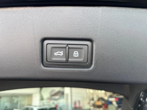 Audi Q4 e-tron AUDI Q4 SPORTBACK GENUINE EDITION 45 E-TRON 210,00 KW 77,0 KWH