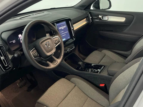 Volvo XC40 XC40 Plus, B4 Mild Hybrid, Gasolina, Dark