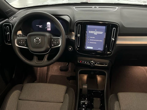 Volvo XC40 XC40 Plus, B4 Mild Hybrid, Gasolina, Dark