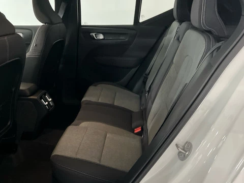 Volvo XC40 XC40 Plus, B4 Mild Hybrid, Gasolina, Dark