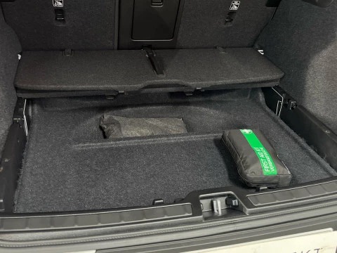 Volvo XC40 XC40 Plus, B4 Mild Hybrid, Gasolina, Dark