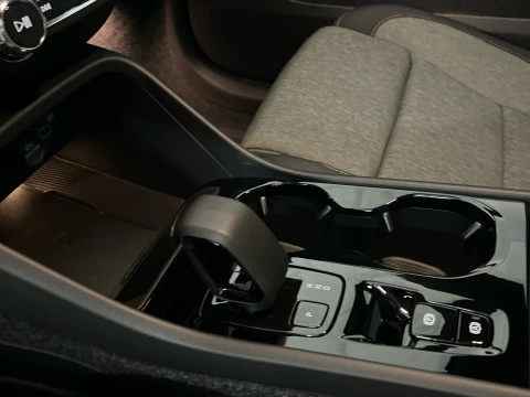 Volvo XC40 XC40 Plus, B4 Mild Hybrid, Gasolina, Dark